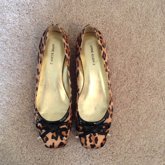 Anne Klein 2 Leopard Jimminy 8.5
