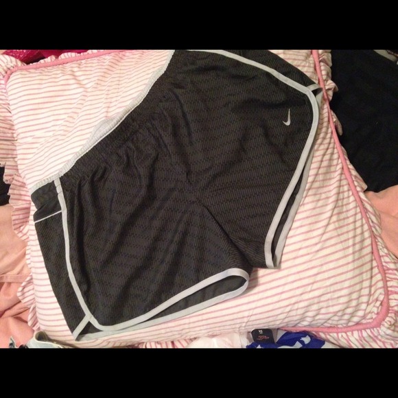 NWT Women's Dri-Fit Nike athletic shorts 👊💪