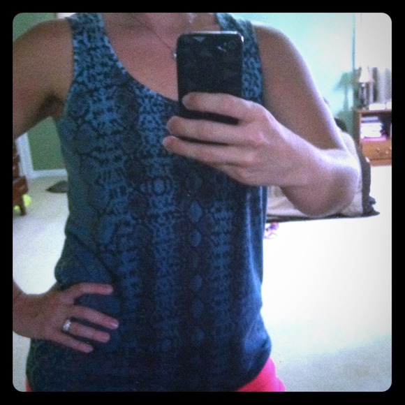 Nice snake print Kenneth Cole tank hardly worn