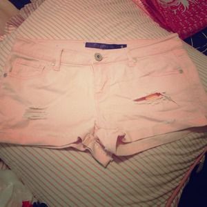 adorable distressed pink shorts 🎀