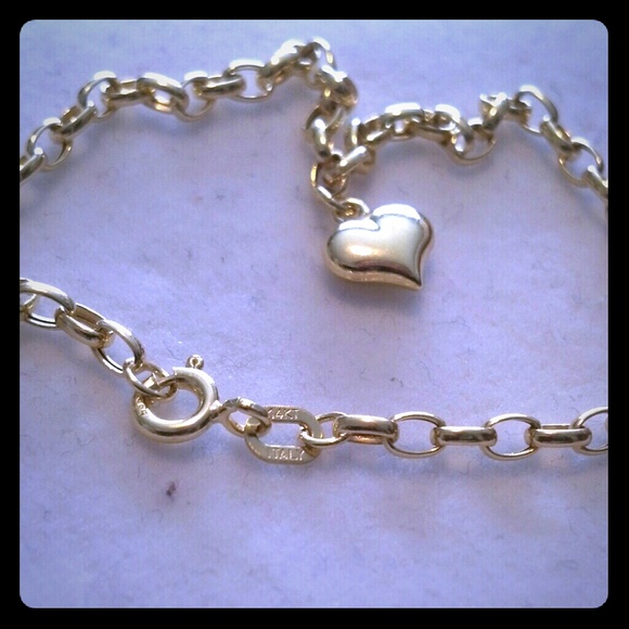 14kt gold plated bracelet with single heart charm