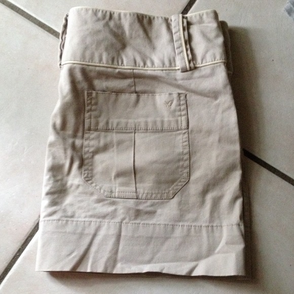 American eagle khaki skirt