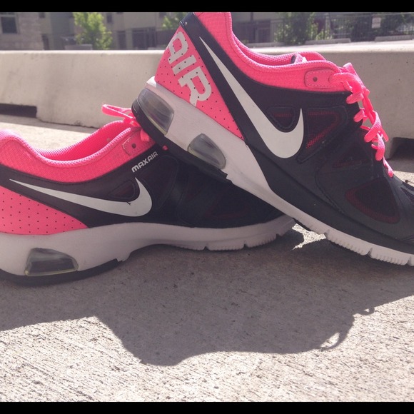 Nike Pink Air Running Shoes