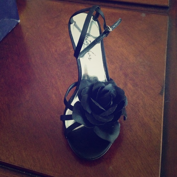Black Dressy Heals