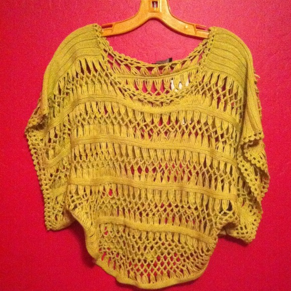 🎉HP3X🎉 ⬇️FINAL PRICE⬇️ BCBG Neon Green Top - Picture 3 of 4