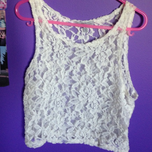 ✖️SOLD✖️lace crop top