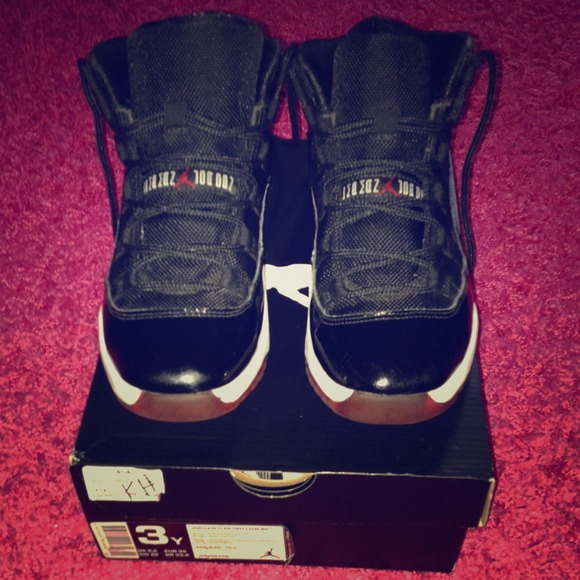🔴SOLD🔴 bred 11's.