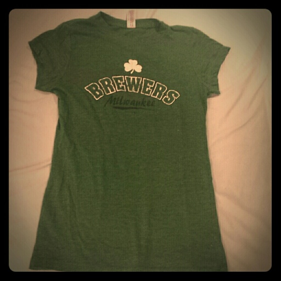 MILWAUKEE BREWERS ST PATTYS DAY T SHIRT