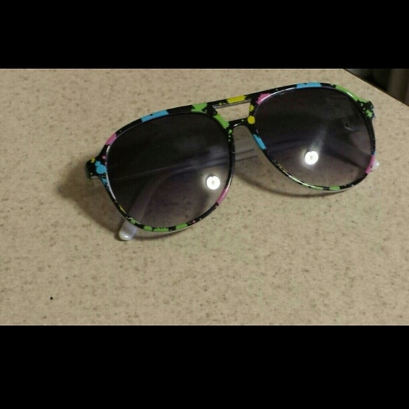 Sunglasses - Picture 1 of 3