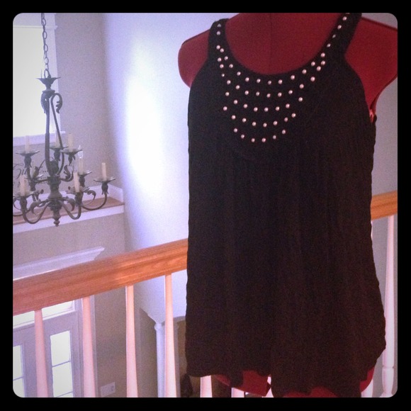 Black shirt with pearls - Picture 1 of 3