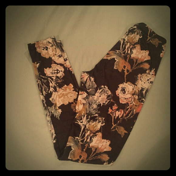 BDG. floral leggings.
