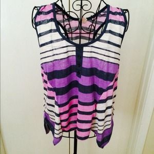 SOLD/SEE ⬇️⬇️⬇️ Cute summer tank.