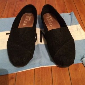 TOMS in Black Burlap, size 7.