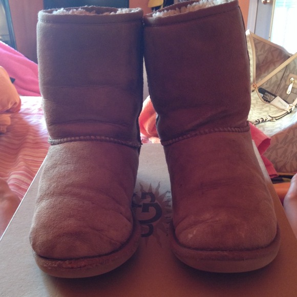 Chestnut Uggs size 5 😍 - Picture 2 of 4