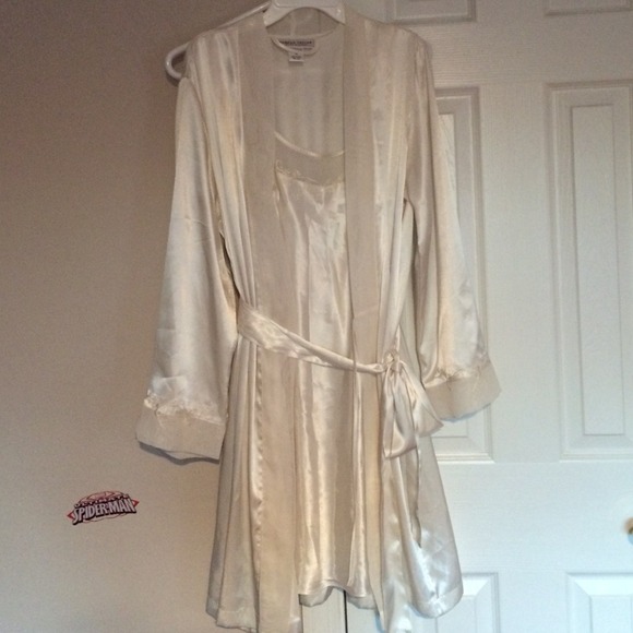 Nightgown with matching robe.