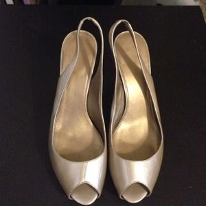 Marc Fisher peep toe nude heels