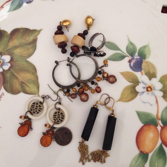 4 Earrings, a ring bundle beads, wood & crystals - Picture 1 of 4