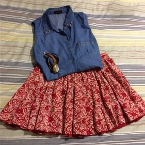 ❤️🌹Cute red paisley skirt🌹❤️