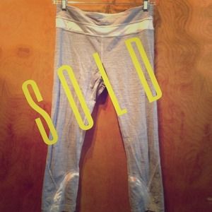 lululemon athletica INSPIRE CROPS sz 6