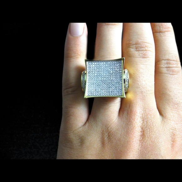 Men's White on Yellow Gold finish XL Kite Ring