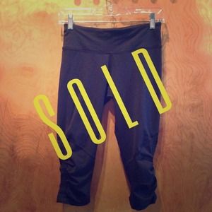 lululemon athletica RUN CROPS sz 6