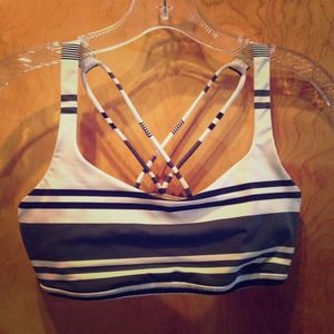 lululemon athletica FREE TO BE bra sz 6