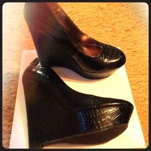 🎈🎈NEW ITEM!! Steve Madden wedges!