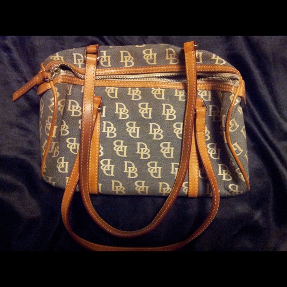 Dooney & bourke barrel bag