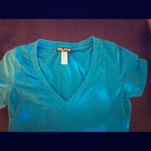 Side cca blue v neck t shirt
