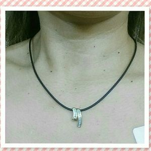 10KT  DIAMOND PENDANT & RUBBER CHAIN 14KT CLASP