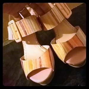 Fabulous wooden wedges