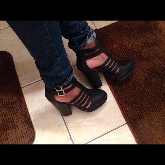 New cantu summer chunky heel!