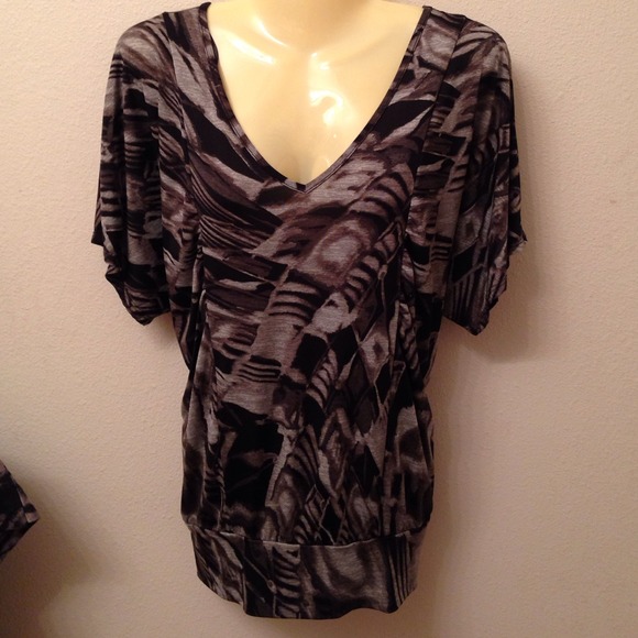 AB studios v neck top