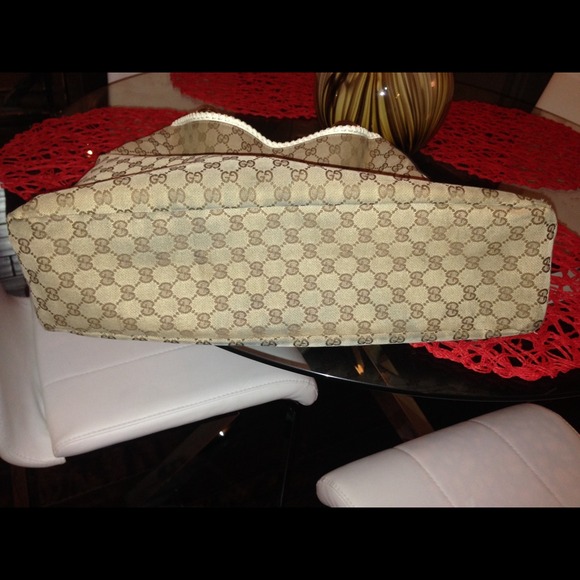 Authentic Gucci purse - Picture 2 of 3