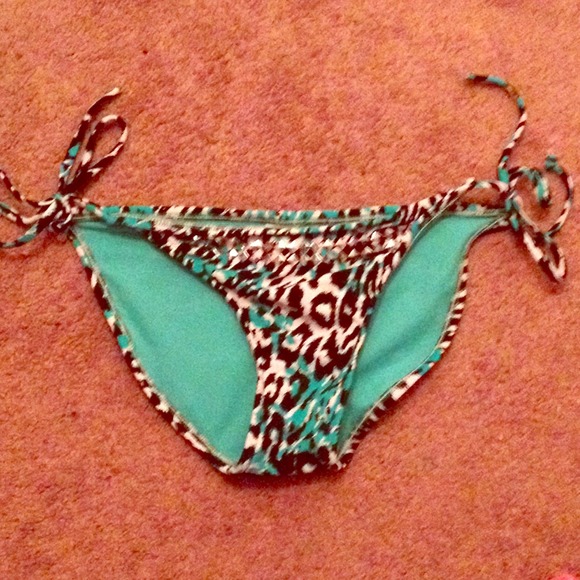 String bikini bottoms - Picture 1 of 1