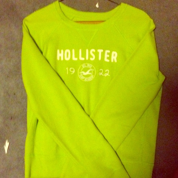 Hollister green crew neck sweatshirt