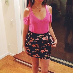 CHASER  - Super Soft Cold Shoulder Tee