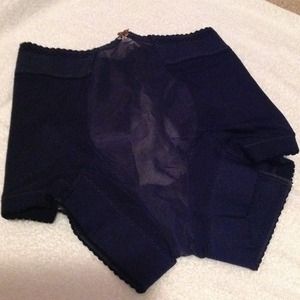 BRAND NEW ARDYSS PANTY SHAPER