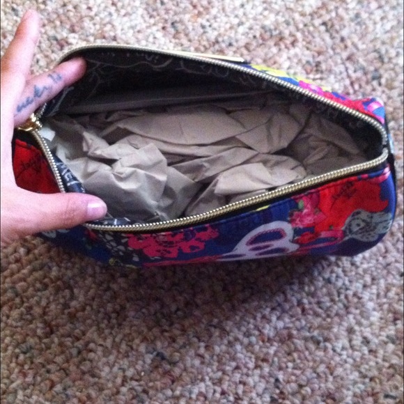 Betsey johnson cosmetic bag - Picture 4 of 4