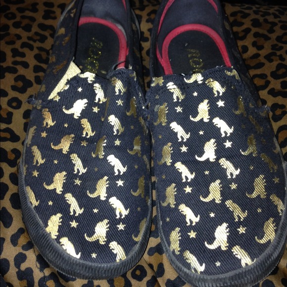 Rocket dog slip ons