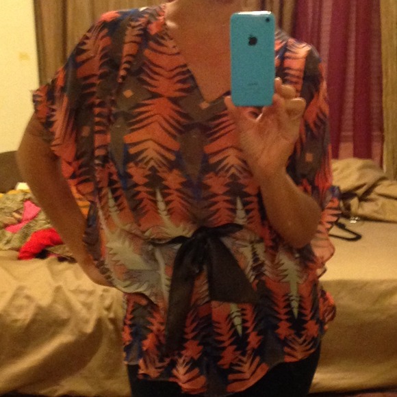 Top - Picture 3 of 4