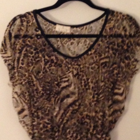 Top - Picture 2 of 2