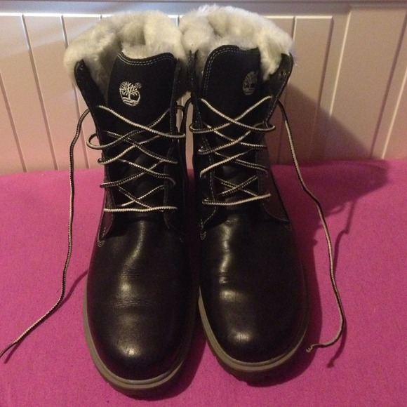 🚫ON HOLD/SOLD🚫 Black Timberland Boots