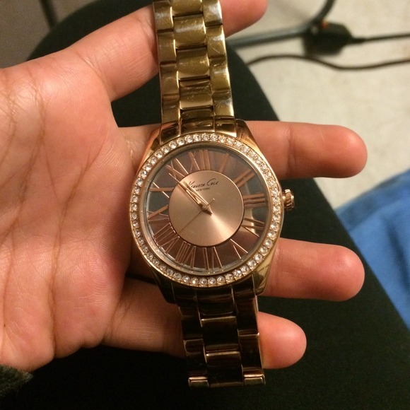 Watch - Picture 1 of 4