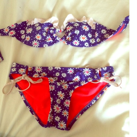 🚫TRADED🚫Floral Ruffle Bandeau Swimsuit