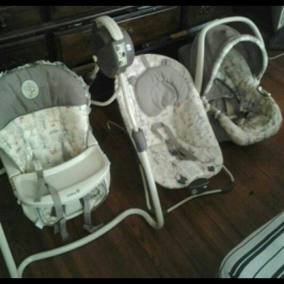 Swing, car seat... and vibrating chair...