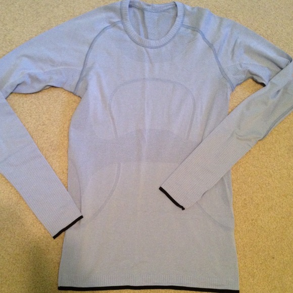 Lululemon Swiftly + heat it up crop --bethieg