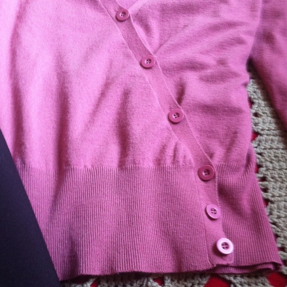 Sweater👍 - Picture 2 of 2