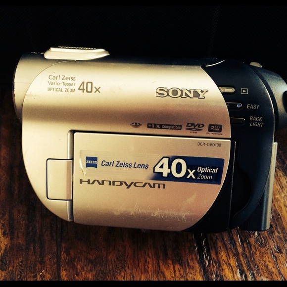 SONY Handycam!  40x optical zoom