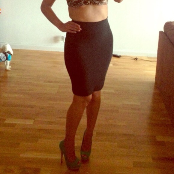 GIFTED- NWT Black Bandage Skirt - Picture 4 of 4